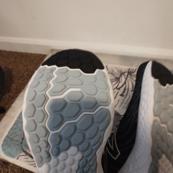 New Balance Shoes Womens US size10.5Fresh Foam 1080 Running Sneakers Knit LowTop - Picture 10 of 16